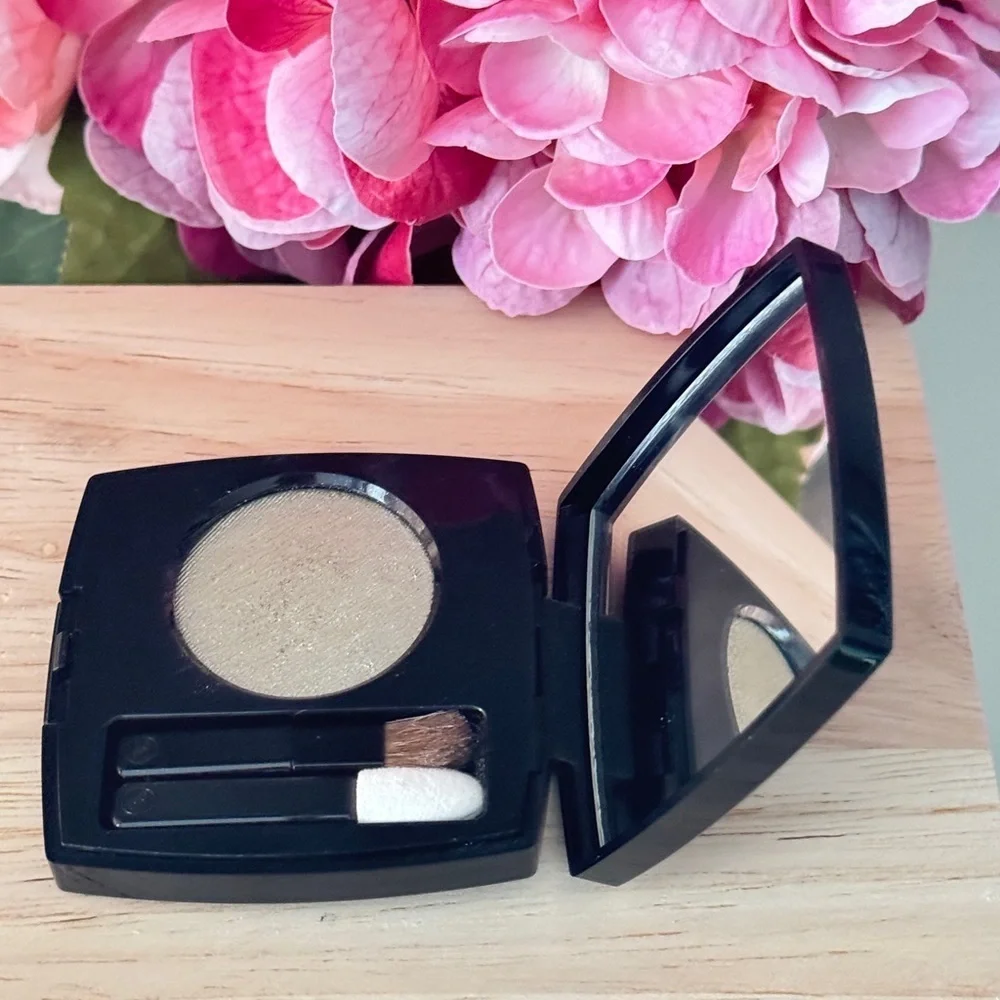CHANEL Ombre Premiere 38 Titane Metallic Grey Eyeshadow